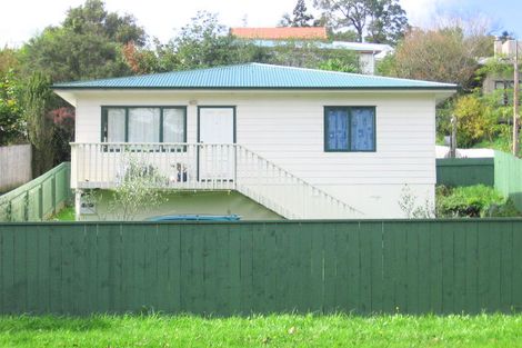 Photo of property in 6a Millbrook Road, Henderson, Auckland, 0612