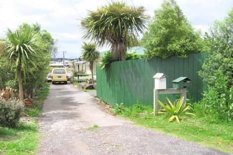 Photo of property in 2/106 Seymour Road, Sunnyvale, Auckland, 0612