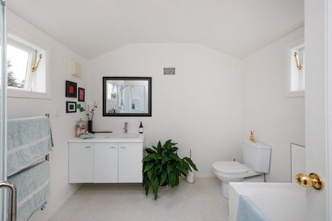 Photo of property in 21 Signal Street, Marton, 4710