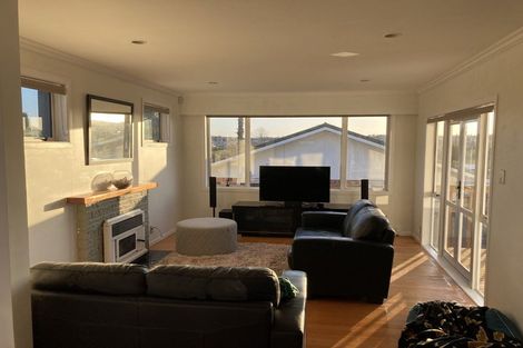 Photo of property in 1/5 Bond Crescent, Forrest Hill, Auckland, 0620