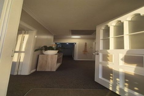 Photo of property in 11 Miles Crescent, Newlands, Wellington, 6037