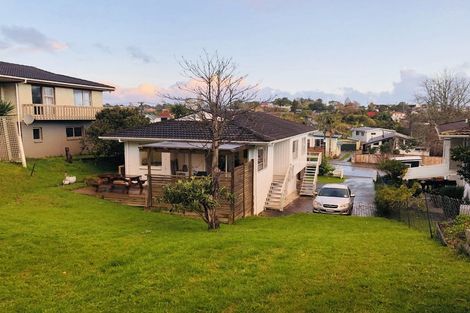 Photo of property in 2/32 Teal Crescent, Beach Haven, Auckland, 0626