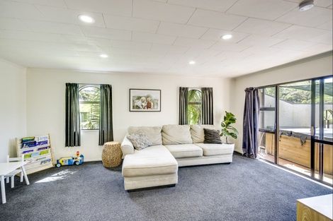 Photo of property in 17 Churchill Drive, Taradale, Napier, 4112