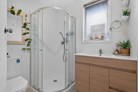 Photo of property in 209b Edmonton Road, Te Atatu South, Auckland, 0610