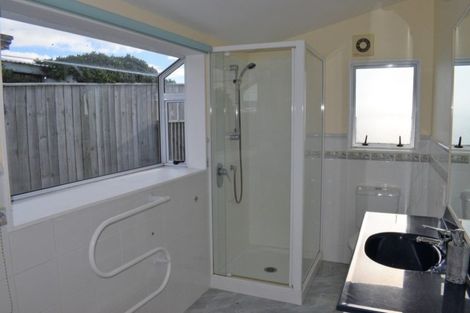 Photo of property in 68 Marine Parade, Otaki Beach, Otaki, 5512