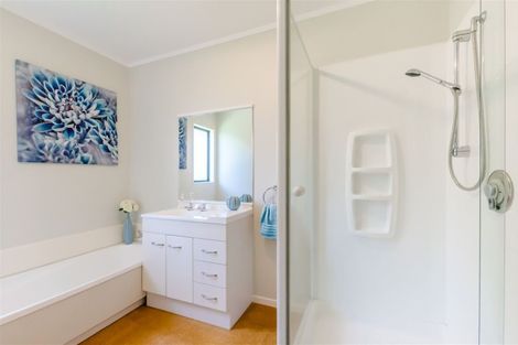 Photo of property in 16 Beachwater Grove, Paraparaumu Beach, Paraparaumu, 5032