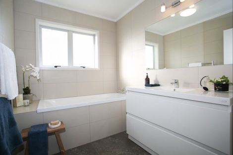 Photo of property in 20 Saint Hill Lane, Havelock North, 4130