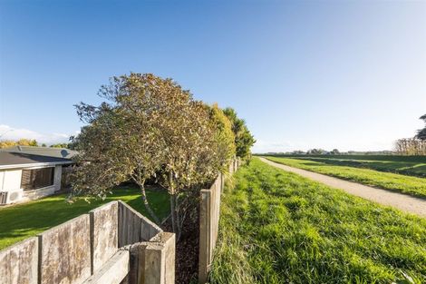 Photo of property in 130 John F Kennedy Drive, Milson, Palmerston North, 4414