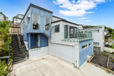 Photo of property in 92 Kaipatiki Road, Glenfield, Auckland, 0629