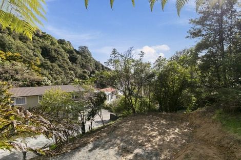 Photo of property in 8 Haven Grove, Naenae, Lower Hutt, 5011