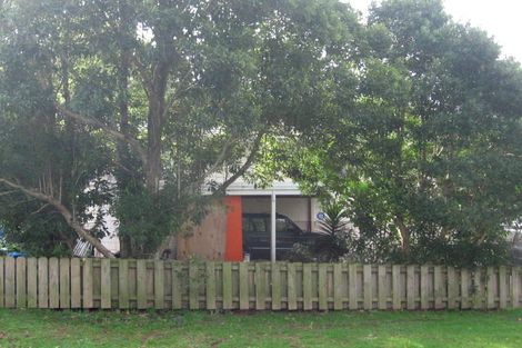 Photo of property in 11 Sunline Avenue, Massey, Auckland, 0614