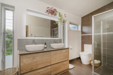 Photo of property in 50 Tarapatiki Drive, Whitianga, 3510