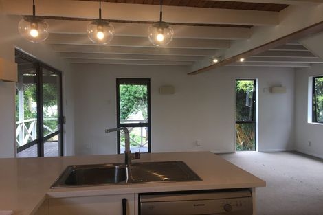 Photo of property in 1/11 Taipari Road, Te Atatu Peninsula, Auckland, 0610