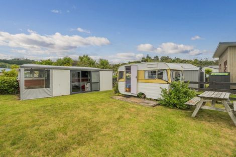 Photo of property in 27 Motukorure Parade, Cooks Beach, Whitianga, 3591