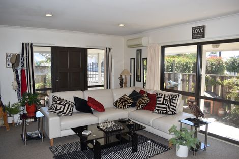 Photo of property in 194 High Street North, Carterton, 5713