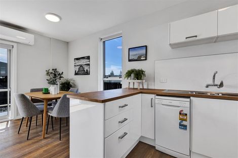 Photo of property in 38d Breakwater Road, Moturoa, New Plymouth, 4310