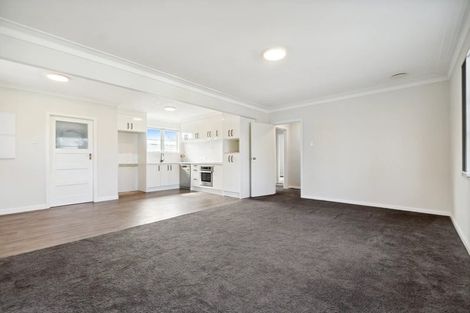 Photo of property in 42 Churchill Avenue, Manurewa, Auckland, 2102
