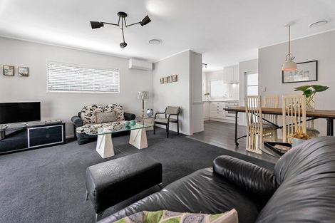 Photo of property in 2/2 Patons Road, Howick, Auckland, 2014