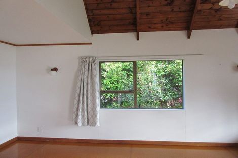 Photo of property in 22 Tindalls Bay Road, Tindalls Beach, Whangaparaoa, 0930