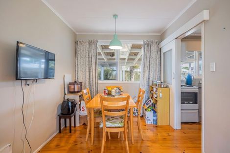 Photo of property in 2/27 Raleigh Road, Northcote, Auckland, 0627