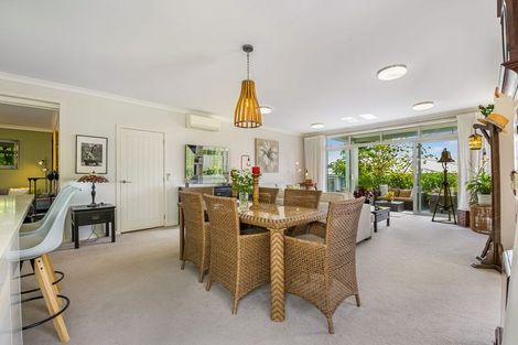 Photo of property in 6 Park Lane, Orewa, 0931