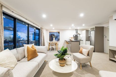 Photo of property in 5 Paparoa Crescent, Aotea, Porirua, 5024