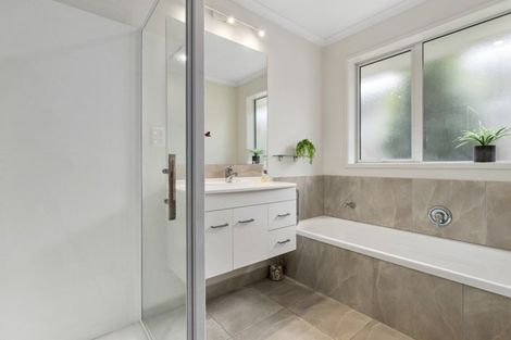 Photo of property in 24 Trauzer Place, Flagstaff, Hamilton, 3210