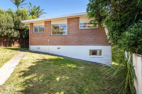 Photo of property in 2/35a Rangatira Road, Beach Haven, Auckland, 0626