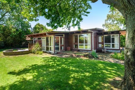 Photo of property in 27 East Street, Terrace End, Palmerston North, 4410