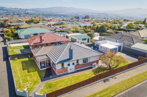 Photo of property in 27 Isadore Road, Saint Clair, Dunedin, 9012