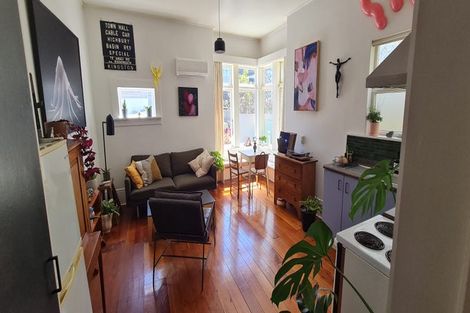 Photo of property in 40 Pirie Street, Mount Victoria, Wellington, 6011