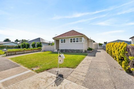 Photo of property in 4 Russell Road, Marewa, Napier, 4110