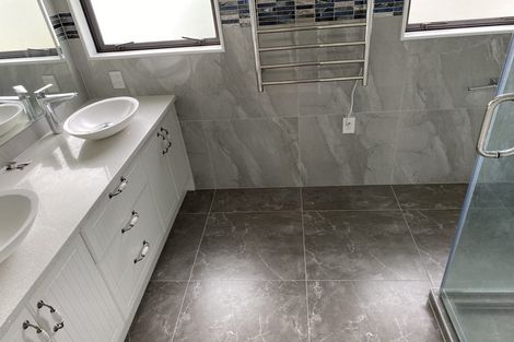 Photo of property in 103 Hutchinsons Road, Bucklands Beach, Auckland, 2014