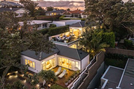 Photo of property in 13 Stanley Point Road, Stanley Point, Auckland, 0624