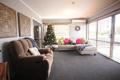 Photo of property in 9 Huber Street, Weymouth, Auckland, 2103
