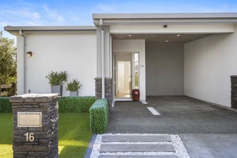 Photo of property in 16 Crispe Road, Clarks Beach, 2122