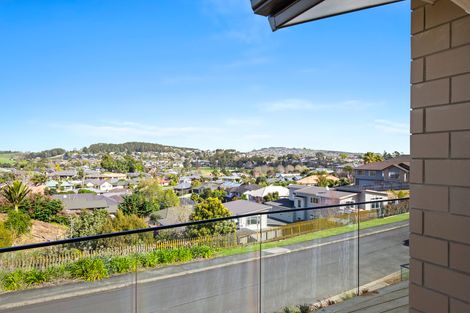 Photo of property in 2 Valley Heights Lane, Pukekohe, 2120