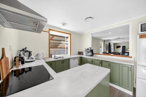 Photo of property in 2 Philip Street, Carterton, 5713