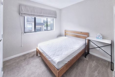 Photo of property in 19a Northcross Drive, Oteha, Auckland, 0632