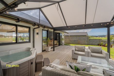 Photo of property in 20 Ngaroma Crescent, Whitianga, 3510