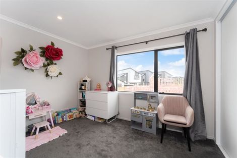 Photo of property in 25 Konoba Avenue, Kumeu, 0810