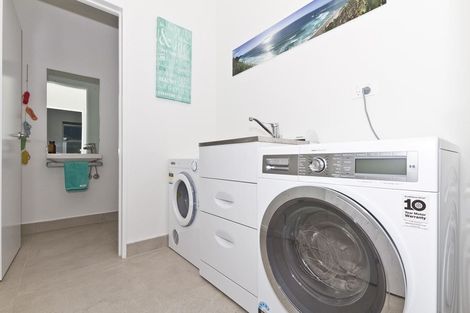 Photo of property in 3 Couldrey Crescent, Red Beach, 0932