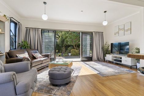 Photo of property in 53 Victoria Street, Carterton, 5713