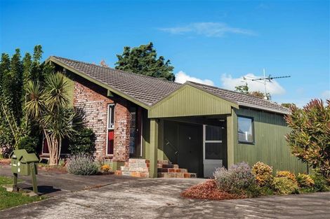 Photo of property in 2/7 Benygloe Place, Highland Park, Auckland, 2010