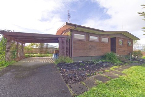 Photo of property in 103 Ennis Avenue, Pakuranga Heights, Auckland, 2010