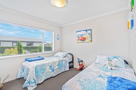 Photo of property in 36 Karoro Road, One Tree Point, 0118