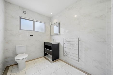 Photo of property in 122 Kittiwake Drive, Schnapper Rock, Auckland, 0632