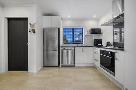 Photo of property in 37 Alliance Lane, Papakura, 2110