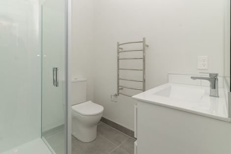 Photo of property in 13/1 Fruitvale Road, New Lynn, Auckland, 0600