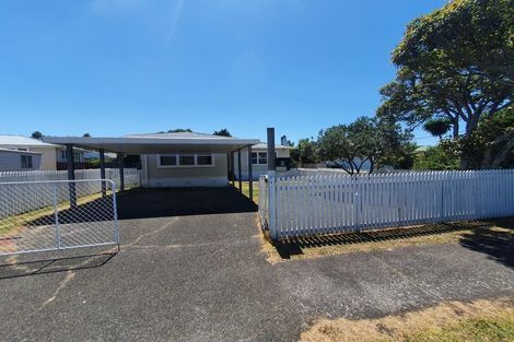 Photo of property in 9 Gloria Avenue, Te Atatu Peninsula, Auckland, 0610